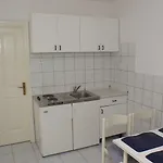 Διαμέρισμα With Parking Space Sutivan, Brac - 747 *