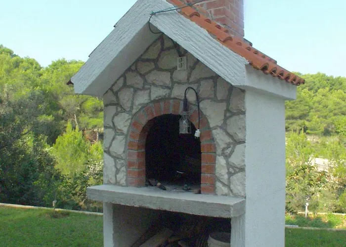 With Parking Space Sutivan, Brac - 747 شقة