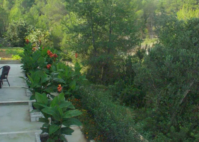 With Parking Space Sutivan, Brac - 747 شقة *