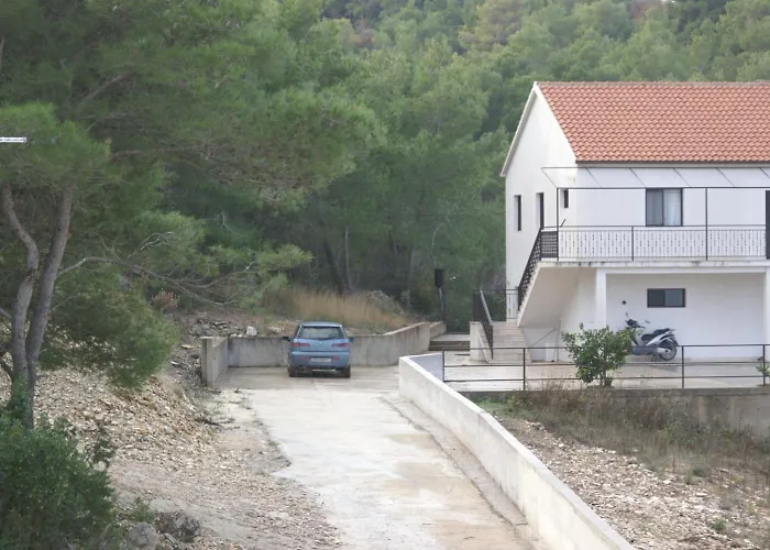 Apartament With Parking Space Sutivan, Brac - 747 Sutivan