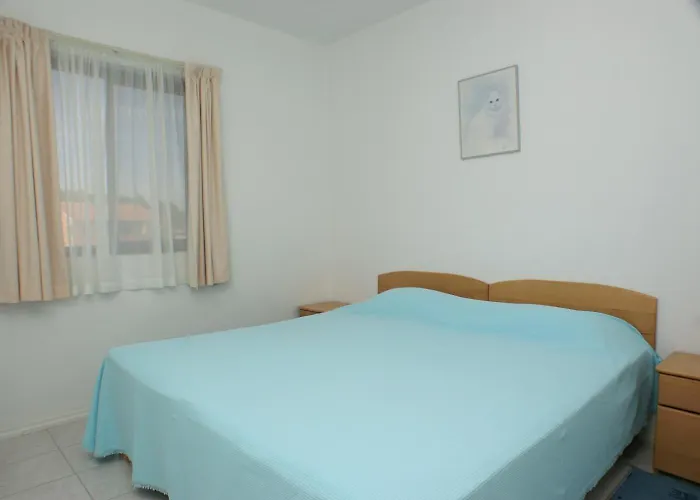 With Parking Space Sutivan, Brac - 747 سوتيفان