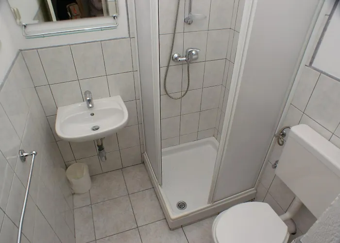 With Parking Space Sutivan, Brac - 747 شقة