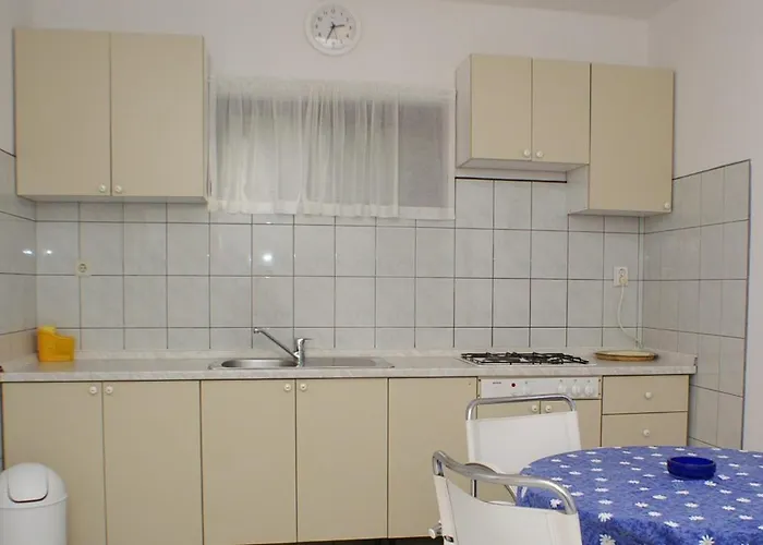 With Parking Space Sutivan, Brac - 747 سوتيفان