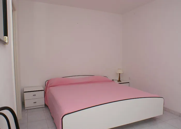 With Parking Space Sutivan, Brac - 747 شقة