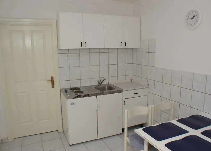 Apartament With Parking Space Sutivan, Brac - 747 *