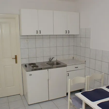 Appartement With Parking Space Sutivan, Brac - 747 *
